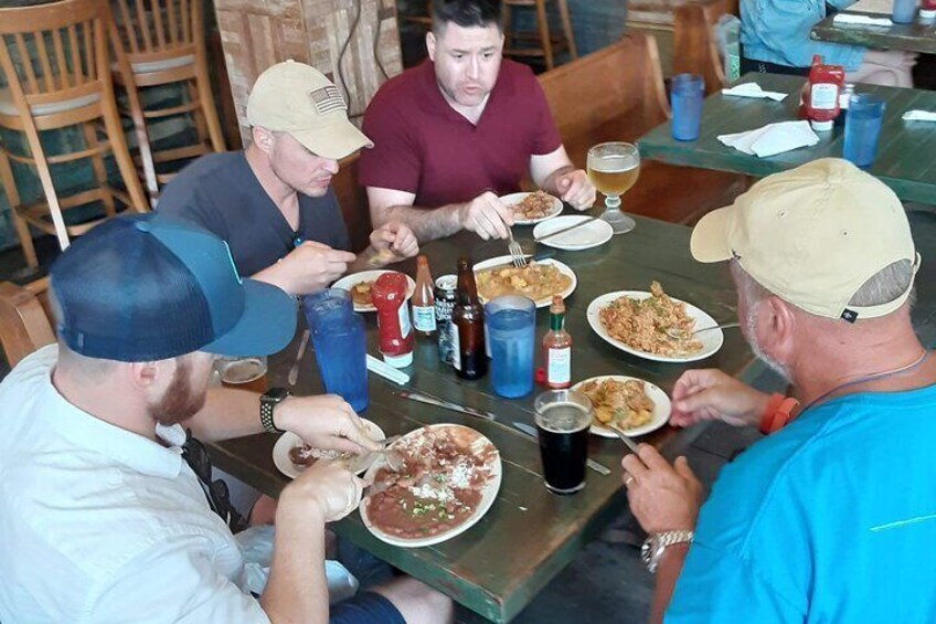 New Orleans Garden District Food, Drinks & History Walking Tour