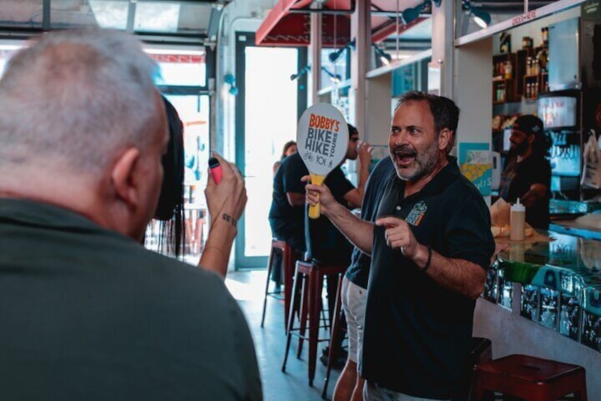 Bikes, Bites, and Brews: Chicago's Signature Dishes Bike Tour