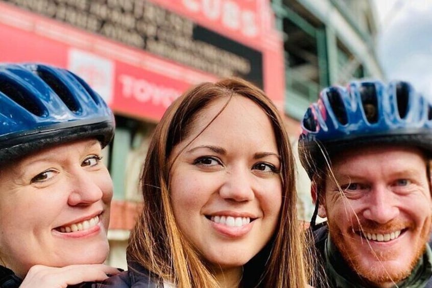 Bikes, Bites, and Brews: Chicago's Signature Dishes Bike Tour