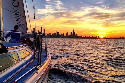 Private Sunset Sail on Lake Michigan with Breathtaking Views of Chicago