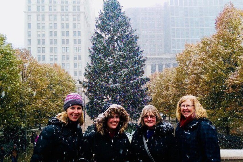 Holiday Hike Chicago-Style: Festive Food & Walking tour