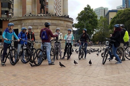 Sykkeltur i Bogota historiske steder og fruktmarkedet