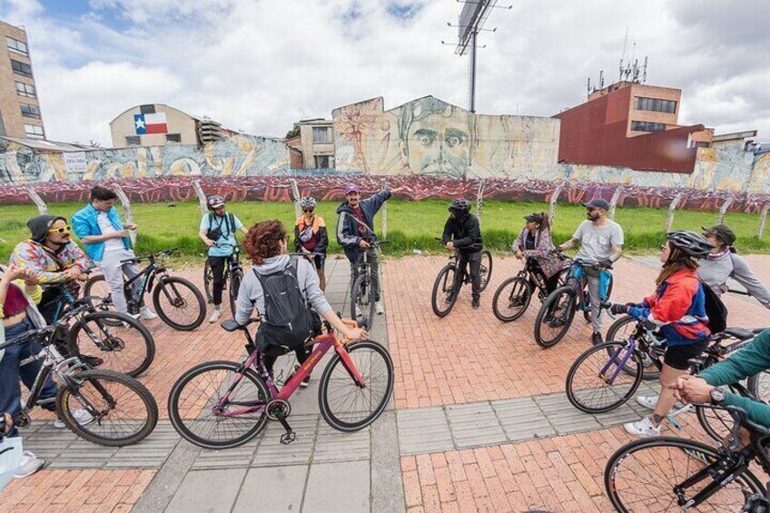 Bogotá Bike Tour with street art