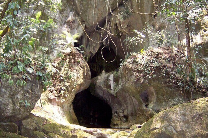 Actun Tunichil Muknal Cave with Local Lunch from San Ignacio