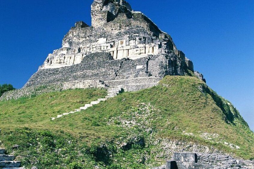 Explore the ruins of Xunantunich!