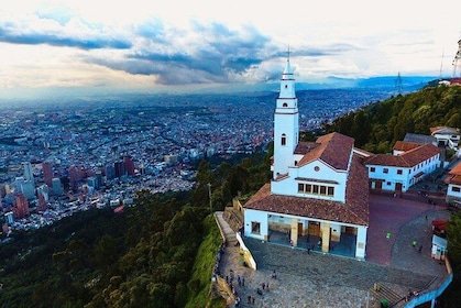 La Candelaria, valfritt Monserrate och valfritt guldmuseum Bogotá stadsrund...