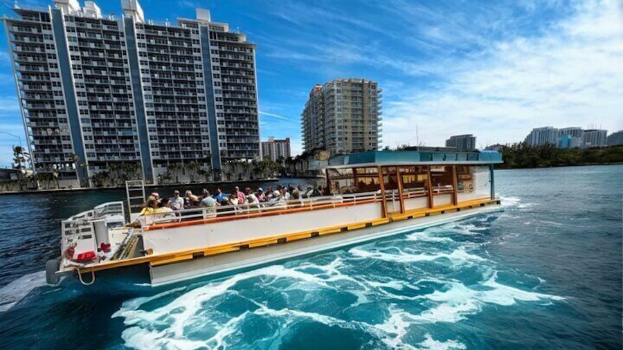 Venice of America Tour | Millionaire's Row | Complimentary Drinks