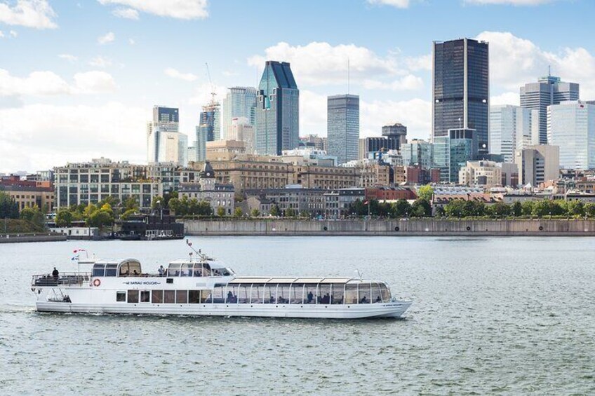 Le Bateau-Mouche Sightseeing Cruise in Montreal