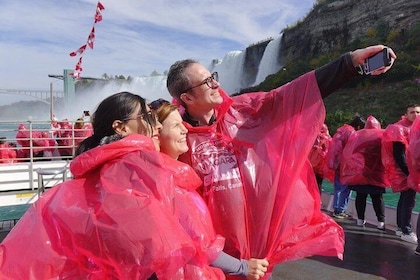 Lyxig liten grupp Niagara Falls Day Tour från Toronto med Hornblower Cruise