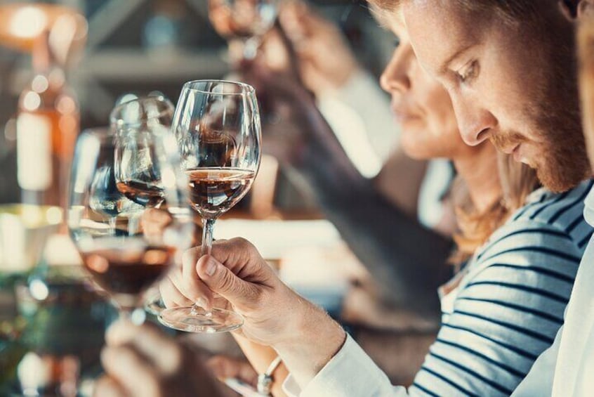 Enjoy multiple complimentary wine tastings at four award winning wineries in the heart of Niagara's wine country.