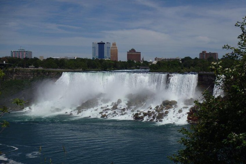The American Falls, as seen from the Canadian side