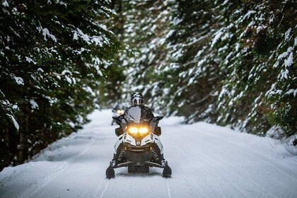 Mont-Tremblant Guided Snowmobile Tours 2hrs