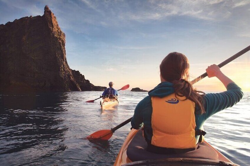 Paddling along the stunning shore of Cape Chignecto