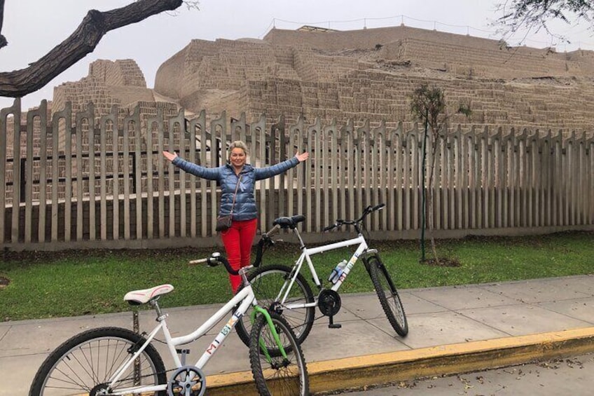 Lima Bike Tour on Miraflores and Barranco Bay