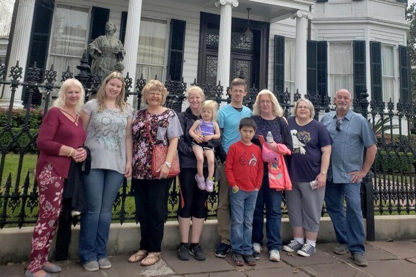 New Orleans Garden District Walking Tour Including Lafayette Cemetery No. 1