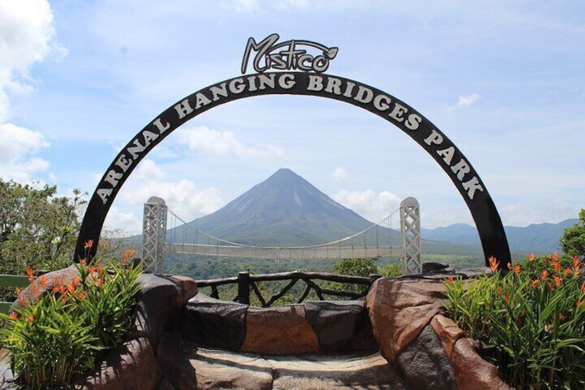 Arenal Volcano and Hot Springs Day Trip from Guanacaste