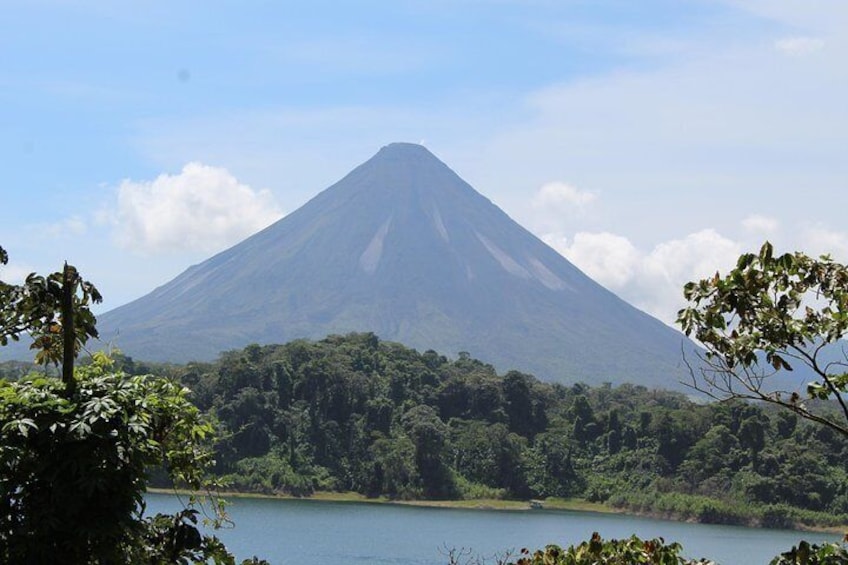 Arenal Volcano and Hot Springs Day Trip from Guanacaste