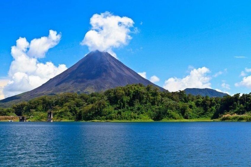 Arenal Volcano and Hot Springs Full-Day Trip from Guanacaste