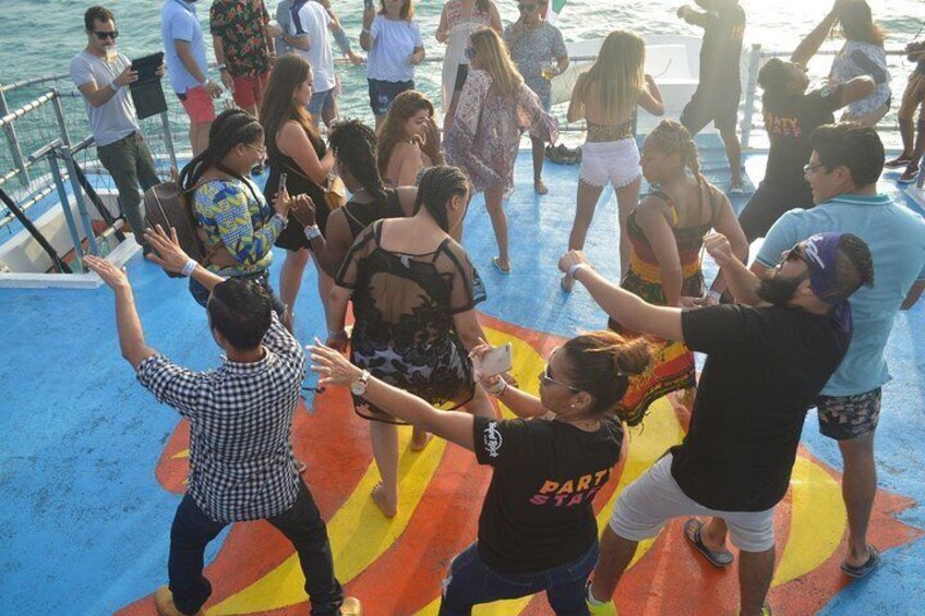 party in cancun dancer cruise