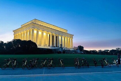 Washington DC Sites at Night Bike Tour