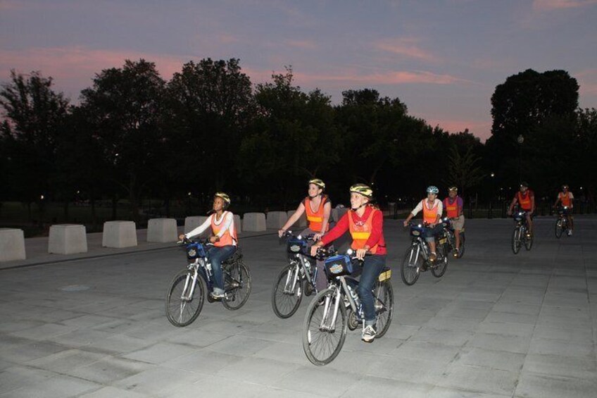 Washington DC Sites at Night Bike Tour