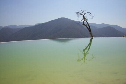 Hierve el agua, Teotitlán del Valle, Mezcal, el tule, Mitla