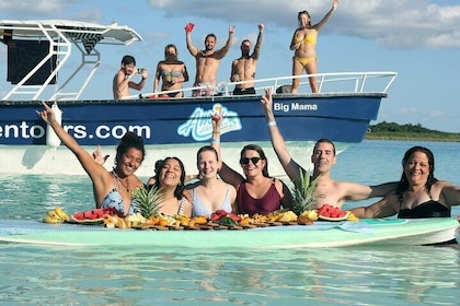 Bacalar Lagoon Sightseeing Boat Tour with Open Bar and Snacks 