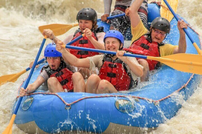 Whitewater Rafting Naranjo River from Manuel Antonio Class III-IV