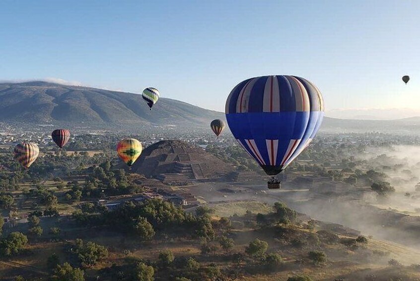 Teotihuacan Hot Air Balloon Ride with Optional Bike or Walking Tour