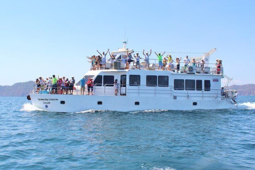 Full-Day Tortuga Island Cruise from San Jose