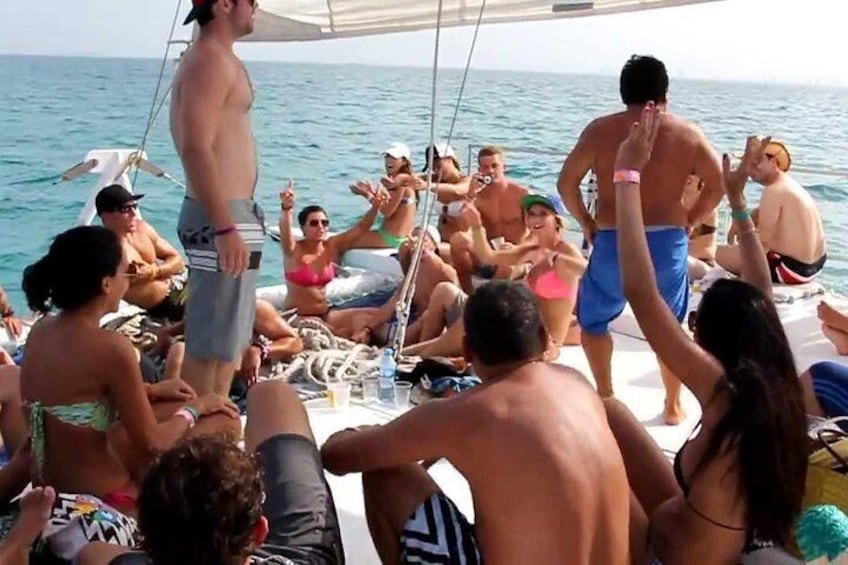 From Cancun: Adult-Only Cancun Party Cruise to Isla Mujeres