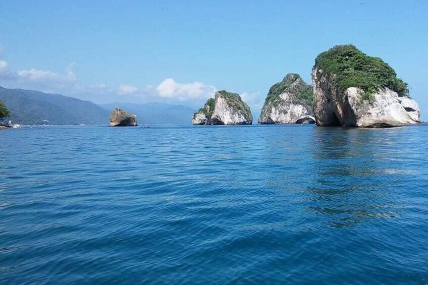 Los Arcos National Marine Park for snorkeling