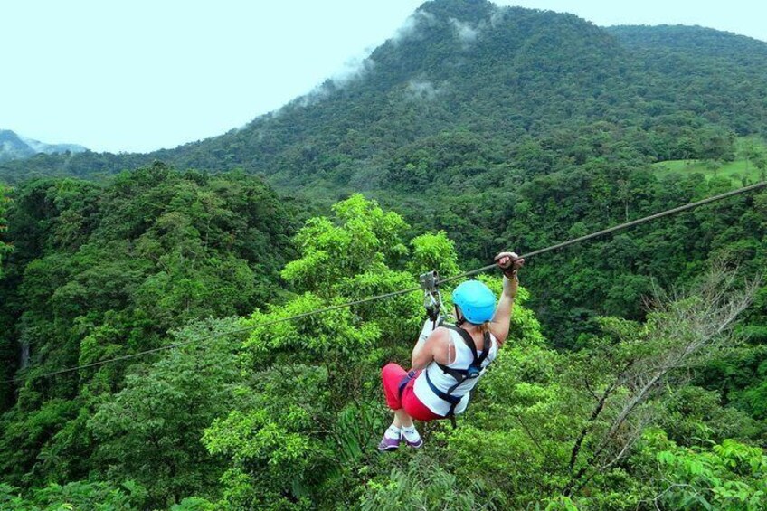 Best Zip Line for small groups in Arenal