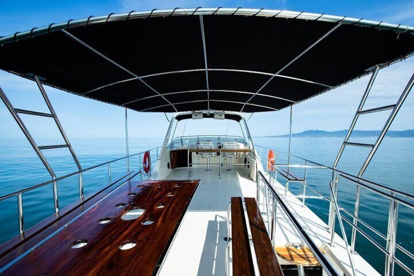Hatteras 58' Luxury Yacht in Puerto & Nuevo Vallarta