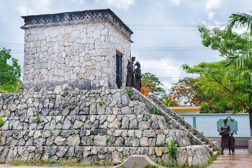 Fake Mayan Piramid