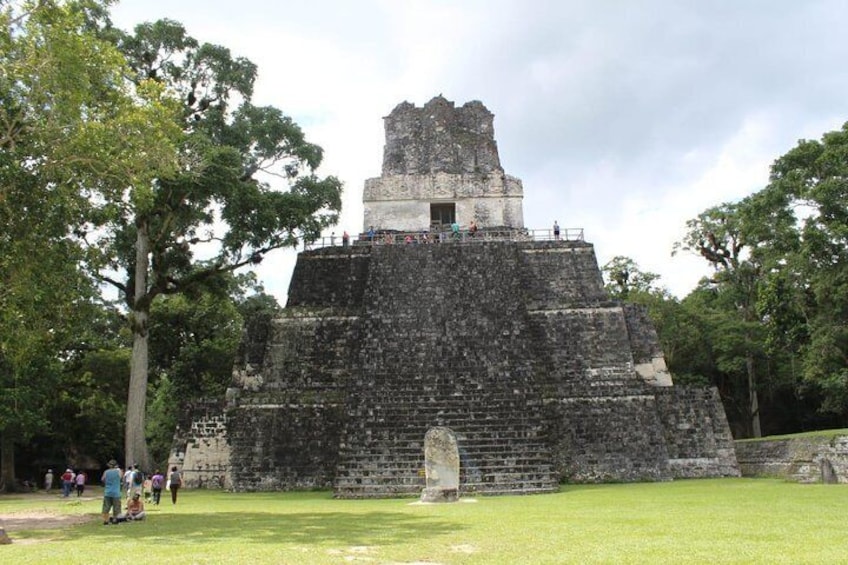 Tikal VIP Private Day Tour from Flores all-Inclusive