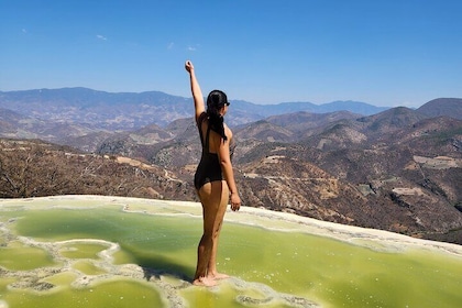 Tour Privado a Hierve el Agua, Degustación de Mezcal y Textiles