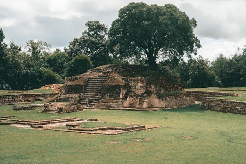 Iximché Ruins and Antigua City Tour from Guatemala City
