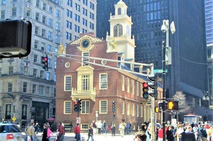 Walking Tour of The Freedom Trail plus Beacon Hill to Copley Square & Back Bay