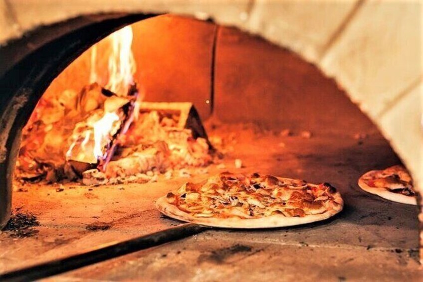 Boston's North End "Little Italy" Pizza, Cannoli, and Freedom Trail Walking Tour