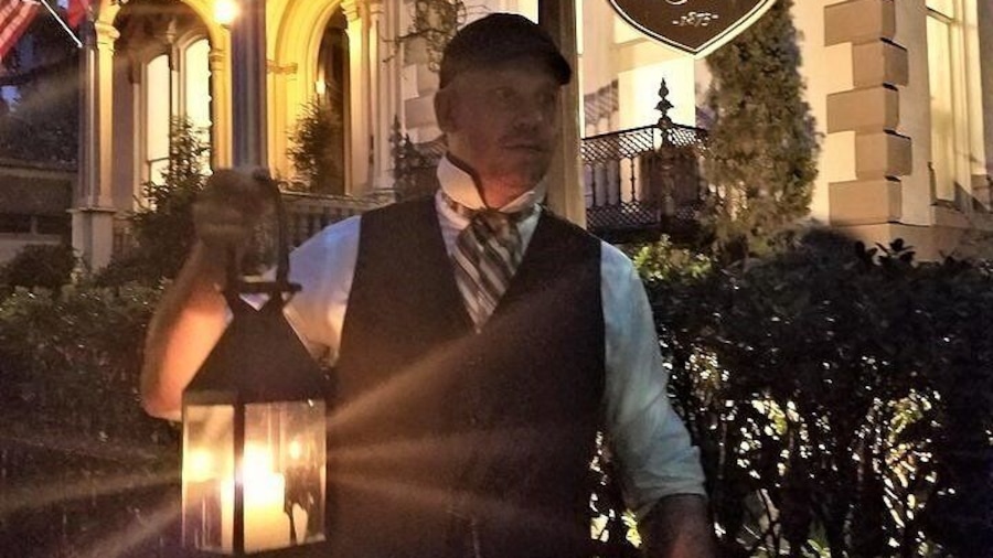 Savannah History and Haunts Candlelit Ghost Walking Tour
