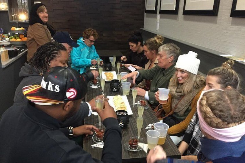 Savannah Southern Flavors Food, Pub Crawl, and History Combo Walking Tour