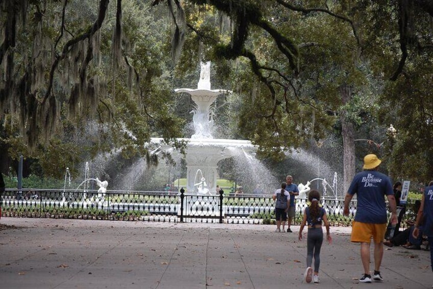 Heart of Savannah History Walking Tour - 2hr