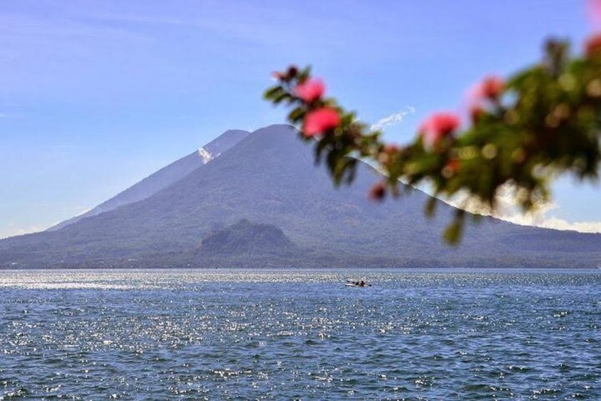 Lake Atitlán Sightseeing Cruise with Transport from Antigua
