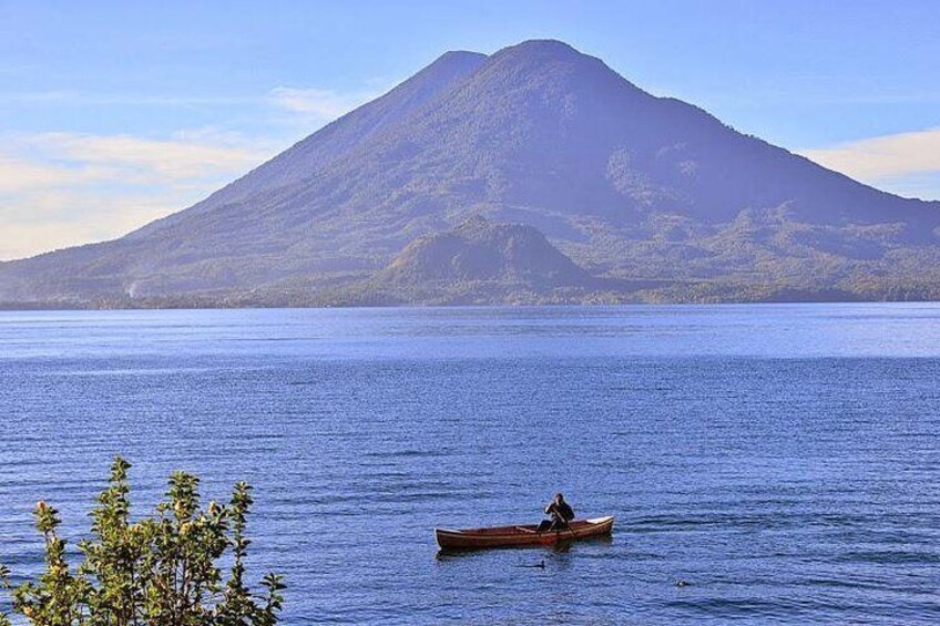 Lake Atitlán Sightseeing Cruise with Transport from Antigua