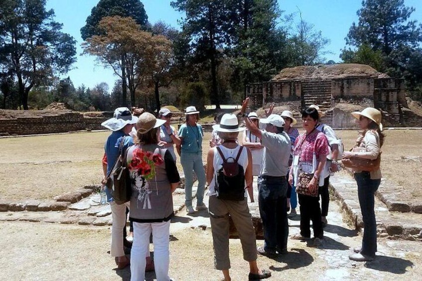 Chichicastenango and Iximche Pyramids Private Day Tour from Antigua