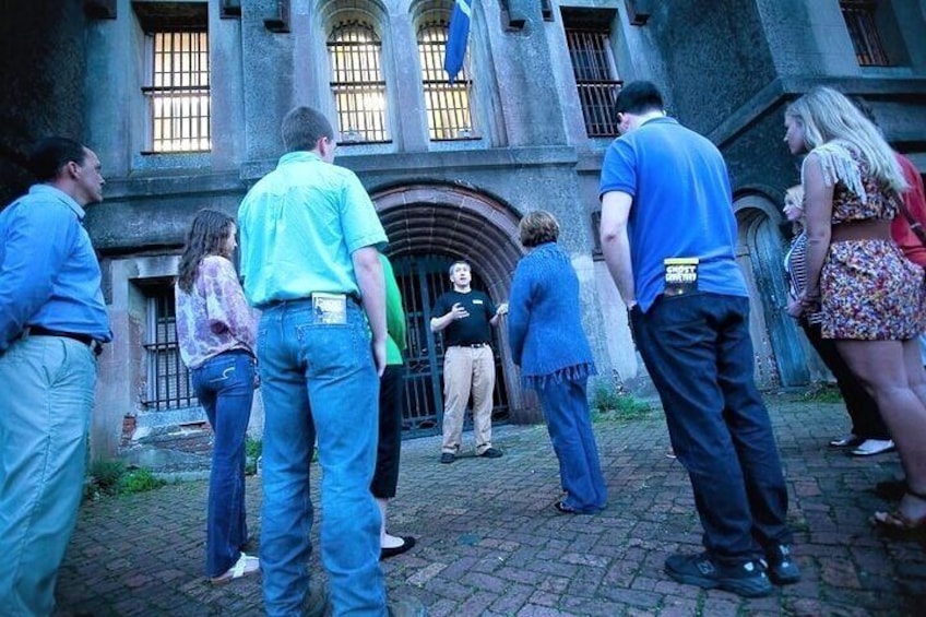 Charleston Haunted Jail Night-Time Walking Tour with Admission to Old City Jail