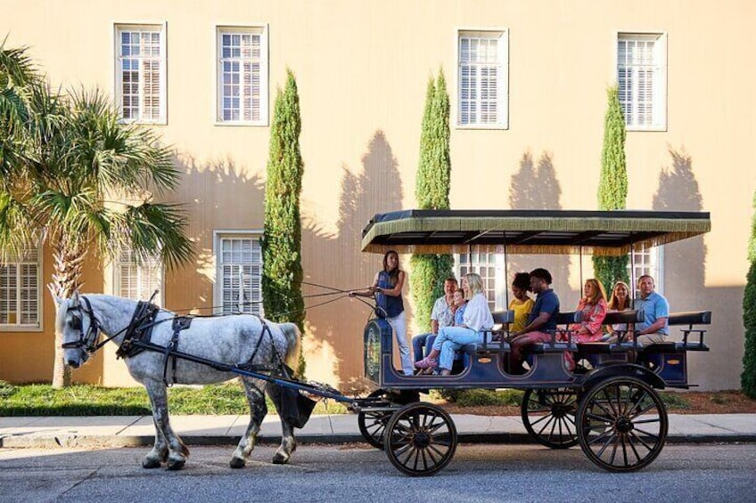 Daytime Horse-Drawn Carriage Sightseeing Tour of Historic Charleston