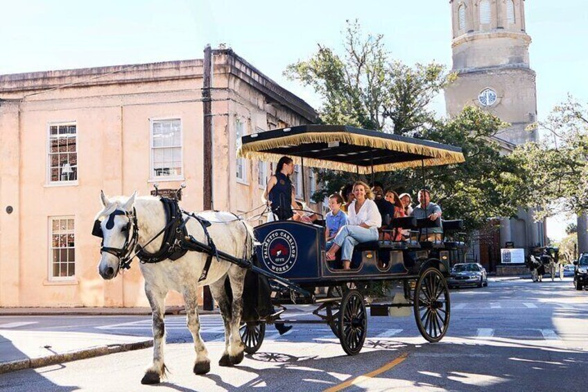 Daytime Horse-Drawn Carriage Sightseeing Tour of Historic Charleston