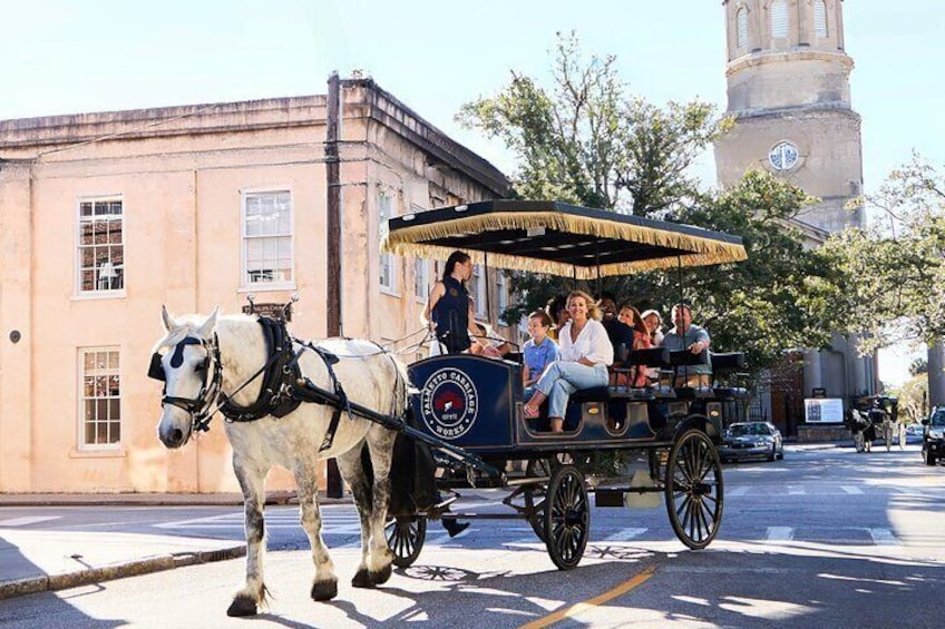 Daytime Horse-Drawn Carriage Sightseeing Tour of Historic Charleston